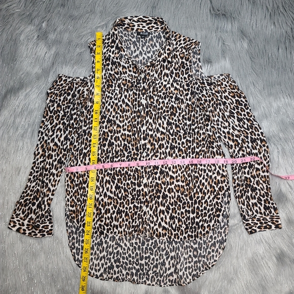 SOLD.  a.n.a A New Approach Animal Print top - Picture 3 of 5
